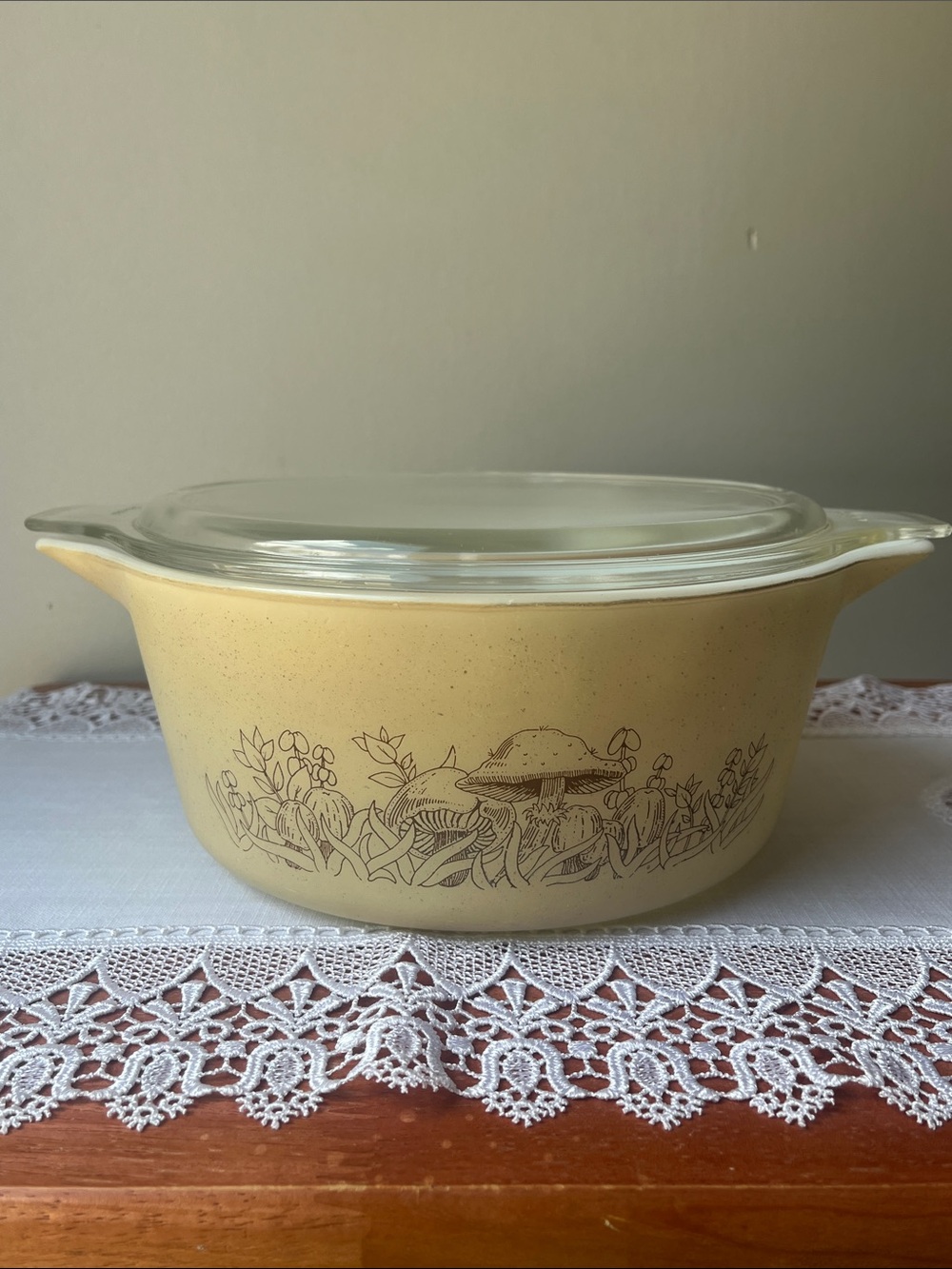 Vintage Pyrex Forest Fancies Mushroom Casserole Dish – With Lid